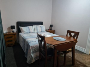 Beautiful Renovated Room with Private En-suite in the Heart of Hastings.